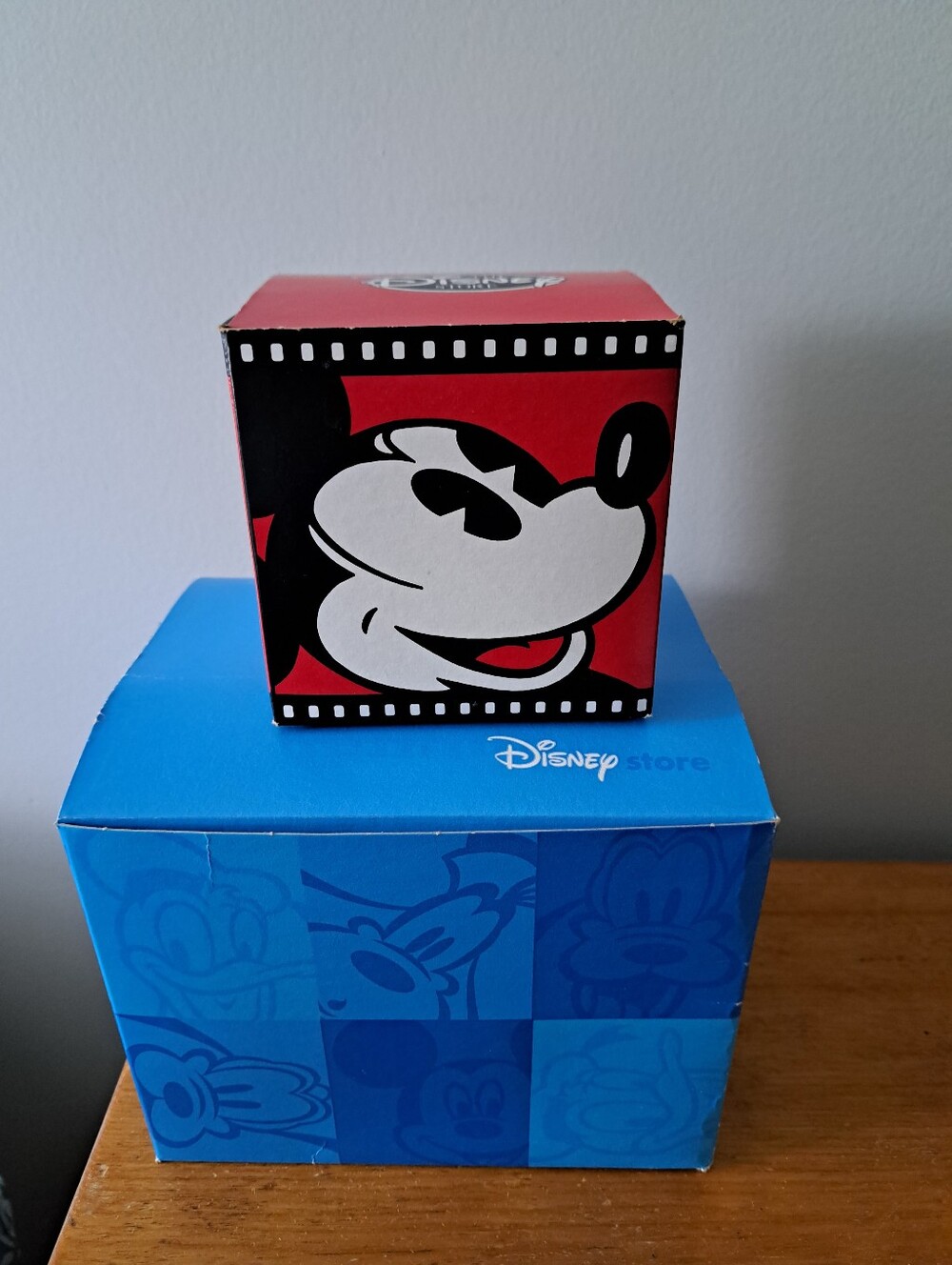 The Disney Store Mickey Pluto Cube gift Boxes Cardboard Paper cartoon graphics